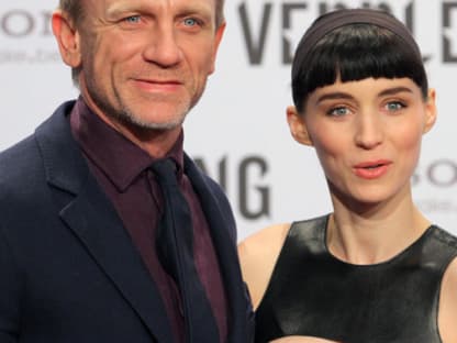 Lang erwartet: Schauspieler und Frauenschwarm Daniel Craig besuchte am Donnerstag, 5.1., Berlin, um seinen neuen Film "Verblendung" vorzustellen. Mit dabei: Newcomerin Rooney, die in der Bestseller-Verfilmung die weibliche Hauptrolle spielt