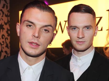 "Wir hatten einen Achter", verrieten die beiden Jungs von der Band Hurts. Auf Tour haben sie wilde Orgien und lassen es richtig krachen