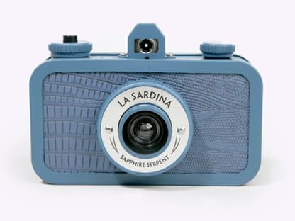 Analog-Fotoapparat von Lomography über urbanoutfitters.com, ca. 60 Euro