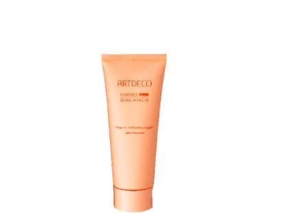 Sie wollen eine leichte, frische Pflege, die superschnell einzieht 
OK! empfiehlt: "Hand Moisturizer with Minerals" von Artdeco. Diese Creme hat eine ganz leichte Rezeptur und pflegt mit Kakteenextrakt, MandelÃ¶l und Meeres´­mine´­ra´­lien. 100 ml ca. 10 Euro