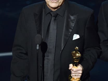 Andy Nelson bedankt sich für die goldene Statue für "Les Misérables" in der Kategorie "Bester Ton"