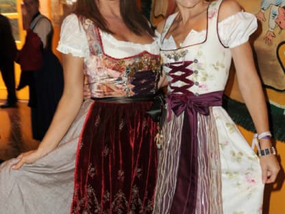 Gitta Saxx und Sonja Kiefer in allerbester Laune