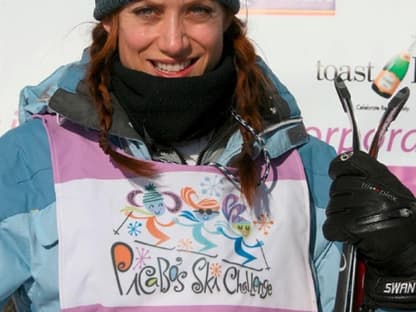 Kate Walsh bei einem Ski-Rennen