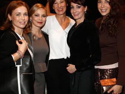 Auf Kuschelkurs: Tina Ruland, Regina Halmich, designer Eva Lutz, Anna Maria Kaufmann and Alexandra Polzin