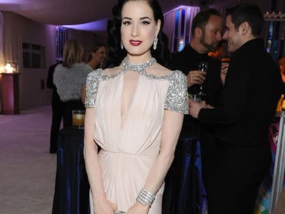 Dita Von Teese wählte zu diesem glamourösen Anlass eine passende Wow-Robe von Jenny Packham