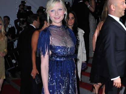 Top oder Flop? Kirsten Dunst wählte ein sehr extravagantes Fransen-Kleid