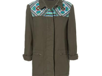 Parka mit Ethno-Elementen, ca. 50 Euro von Zara