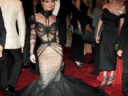 Christina Ricci in einer aufwendigen Kreation von Zac Posen