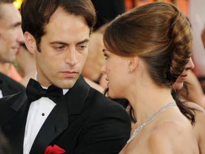 Gemeinsam mit ihrem Verlobten Benjamin Millepied fieberte sie ihrem Golden Globe als "Beste Schauspielerin" in "Black Swan" entgegen