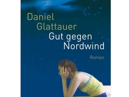 Schmöker-Stunde: "Gut gegen Nordwind" von Daniel Glattauer. "Eine schnelle, witzige Version des Briefromans im Zeitalter des Powerbooks, die all jenen das Gegenteil beweist, die das kulturpessimistische Vorurteil nachplappern, E-Mails hätten keine Tiefe", ca. 8 Euro