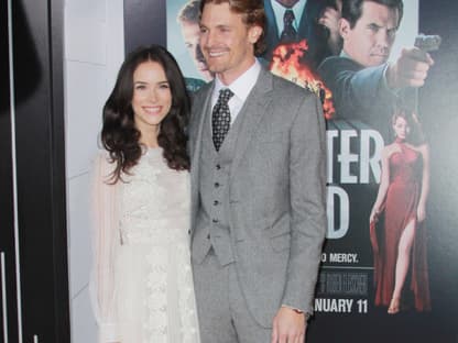 Abigail Spencer mit Josh Pence