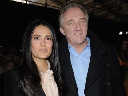 Hollywood-Star Salma Hayek und der französische Unternehmer François-Henri Pinault lernten sich 2006 kennen und lieben. Nach einer kurzen Trennung fanden die beiden wieder zueinander und gaben sich am Valentinstag diesen Jahres heimlich in Paris das Ja-Wort