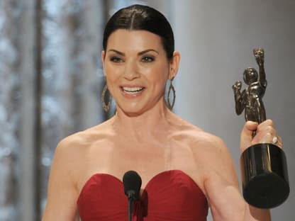 "The Good Wife" wurde ebenfalls mit einem SAG Award geehrt. Für ihre Rolle als "Alicia Florrick" bekam Julianna Marguliesï»¿ eine Auszeichnung als beste Schauspielerin in einer Drama-Serie. Gratulation!