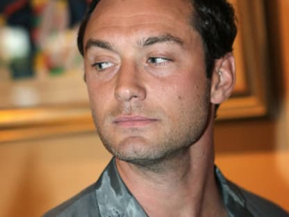 Jude Law ist in Cannes angekommen. Der Schauspieler gehört in diesem Jahr der achtköpfigen Jury an