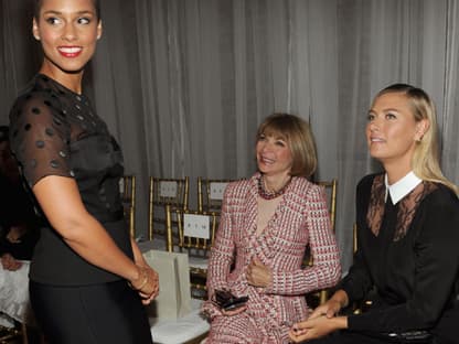 Alicia Keys mit US Vogue-Chefin Anna Wintour und Tennis-As Maria Sharapova kurz vor der Show von Jason Wu