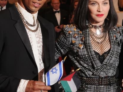 Der 30 Jahre jüngere Boytoy Brahim Zaibat ist flügge geworden! Madonna möchte das Weihnachtsfest angeblich mit ihrem Ex-Ehemann Sean Penn verbringen...