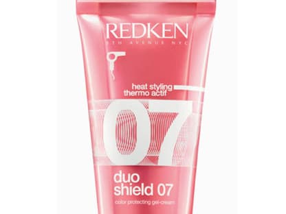 Die Gel-Creme âDuo Shield 07"´  schützt colorierte Haare während des Föhnens vor Farbverlust und dem Hitzestress. Von Redken, 150ml ca. 25 Euro, beim Friseur erhältlich