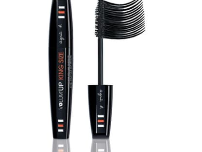 Endlos lange Wimpern? Ja! Volumen ohne Ende? Ja! Schön geschwungen? Ja!´  "Volume Mascara für XXL-Wimpern" von agnés b., ca. 21 Euro