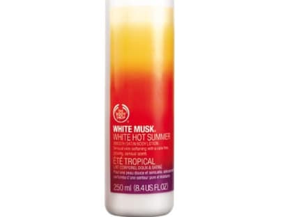 Tropische KÃ¶rperpflege: Bodylotion mit Shea´­butter "White Musk - White Hot Summer" von The Body Shop, 250 ml ca. 12 Euro