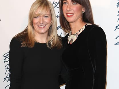 Alexander McQueen-Chef-Designerin Sarah Burton mit Samantha Cameron