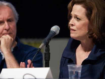 Auch Sigourney Weaver stellt sich der Podiumsdiskussion 