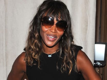 Naomi Campbell schaute hinter die Kulissen der Marchesa Show