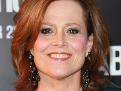 Hollywood-Star Sigourney Weaver spielt in Abduction eine Psychiaterin