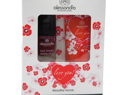 Es gibt was auf die Finger: Geschenkset "love you!" von alessandro, ca. 10 Euro