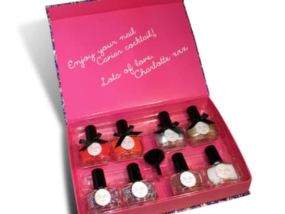 Hingucker schlechthin! Die Caviar-Manicure-Box von Ciaté gibt es zum Beispiel bei Karstadt, ca. 50 Euro