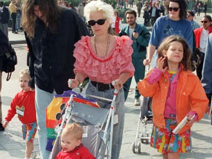 Fifi (r.) ist die Tochter von Bob Geldof (l.) und Paula Yates (M.)