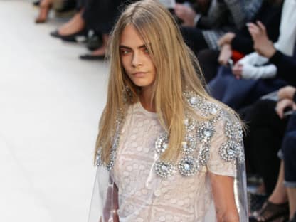 Cara Delevingne für Burberry Prorsum