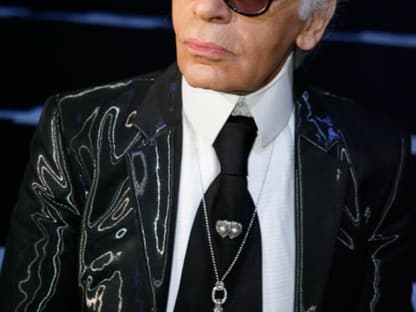 Der Designer zeigte in Paris nicht nur seine neue Chanel-Kollektion, sondern auch Mode seines Labels "Lagerfeld"