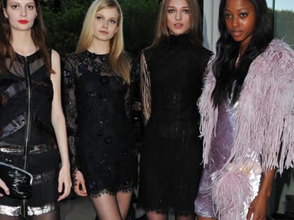 Hübsche Models auf der amfAR-Gala in Paris