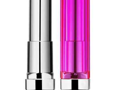 Ein echter Hingucker sind Rosies pinkfarbene Lippen. Der "Color Sensational Popstick Pink Lollipop Nr.30" von Maybelline Jade verleiht einen leichten Schimmer. Ca. 10 Euro