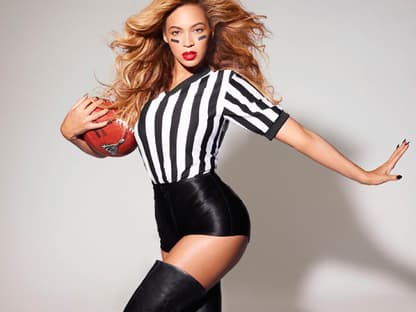 Am 2. März 2013 feiert Beyoncé Knowles ihr musikalisches Comeback. Nach der Geburt von Tochter Blue Ivy im Januar 2012 erfüllte sie ihre Mutterpflichten - beim großen Superbowl gehts erstmals wieder zurück auf die Bühne. Hier gibt's die Bilder zu den Proben!