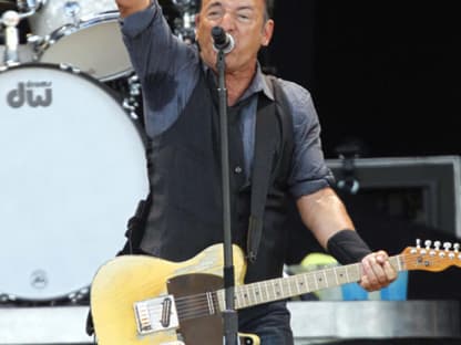 Aber auch ein Superstar wie Bruce Springsteen ist nicht perfekt. So ein Auftritt ist eben schweißtreibend ...