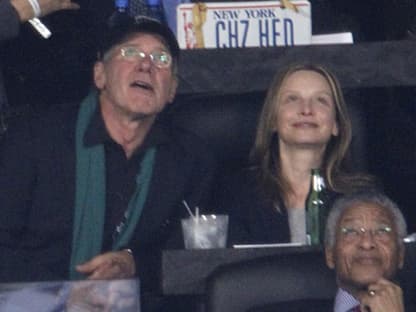 Harrison Ford und seine Frau Calista Flockhart durften auch in der VIP-Loge Platz nehmen und gesellten sich zu den anderen Promis