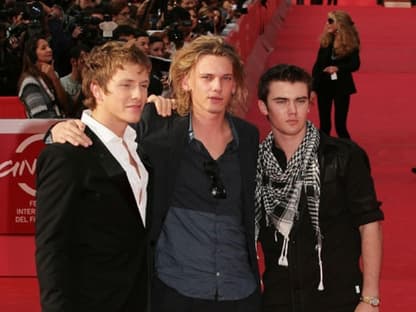 Die "Twilight" Vampire auf dem roten Teppich in Rom: Charlie Bewley, Jamie Campbell Bower und Cameron Bright 