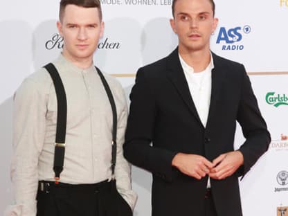 Am Donnerstag, 5. September 2013, wurde in Hamburg der Deutsche Radiopreis verliehen. Zu den zahlreichen Promi-Gästen zählten auch die beiden Jungs der Band Hurts