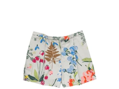 Shorts aus bedruckter Baumwolle mit 
Bügelfalten von Cos, ca. 40 Euro