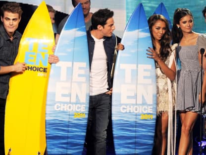 Surfin' USA: Die Preise gingen an: Paul Wesley, Michael Trevino, Kat Graham, Nina Dobrev, und Ian Somerhalder von "The Vampire Diaries"