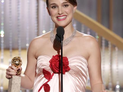 Natalie Portman ist gerührt über ihren Award als "Beste Darstellerin" in einem Drama für "Black Swan"