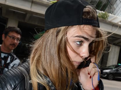 Cara Delevigne wurde zu den Filmfestspielen eingeladen und ist nun in Nizza eingetroffen