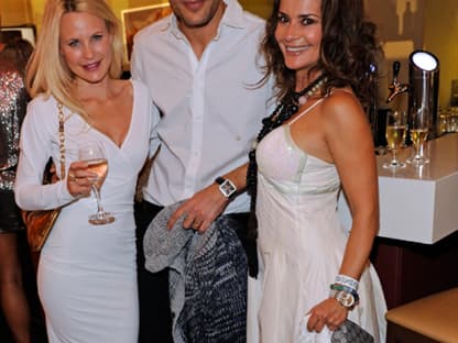 Alexander Mazza mit Designerin Sonja Kiefer und Model Gitta Saxx