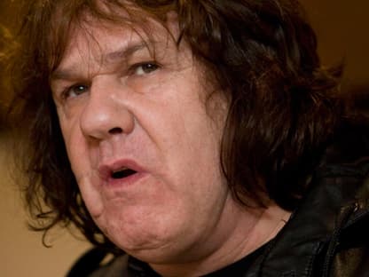 Der britische Musiker Gary Moore wurde am 06.02.2011 im Alter von 58 Jahren tot in einem Hotelzimmer im spanischen Estepona aufgefunden. Er war  während des Schlafes an einem Herzinfarkt gestorben