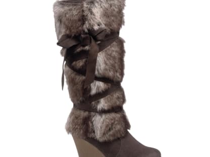 Dank dieser ultra-coolen Stiefel und Boots bleiben unsere Füße warm und trocken! Mit Schnürung von Deichmann, ca. 35 Euro