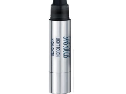 Highlighter: Glanzeffekte im Stift "Light Touch Highlighter" von Sans Soucis, ca. 16 Euro