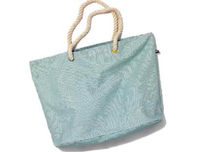 Canvas-Tasche mit Henkeln 
in Tau-Optik von Flip Flop, 
ca. 40 Euro