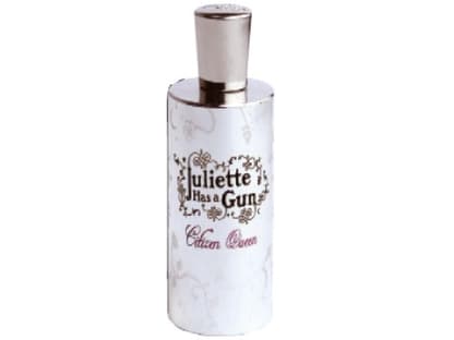 Puristisch: Hoch dosierte Iris- und Amberessenzen: "Citizen Queen" von Juliette Has a Gun, EdP, 50 ml ca. 75 Euro
