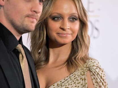 Baby Nr. 2 gabs dieses Jahr auch für dieses Paar: Nicole Richie, Joel Madden und Töchterchen Harlow durften sich im September über ein neues Familienmitglied freuen: Sohn "Sparrow" erblickte in Los Angeles das Licht der Welt